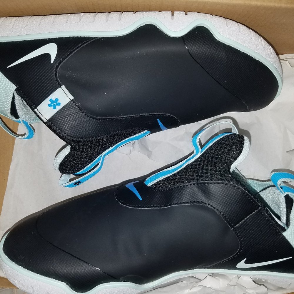 Nike Air Zoom Pulse Sneakers